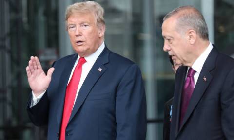 «Παρακάλια» Ερντογάν προς Τραμπ: Αφήσαμε ελεύθερο τον πάστορα, πάρε πίσω τις κυρώσεις