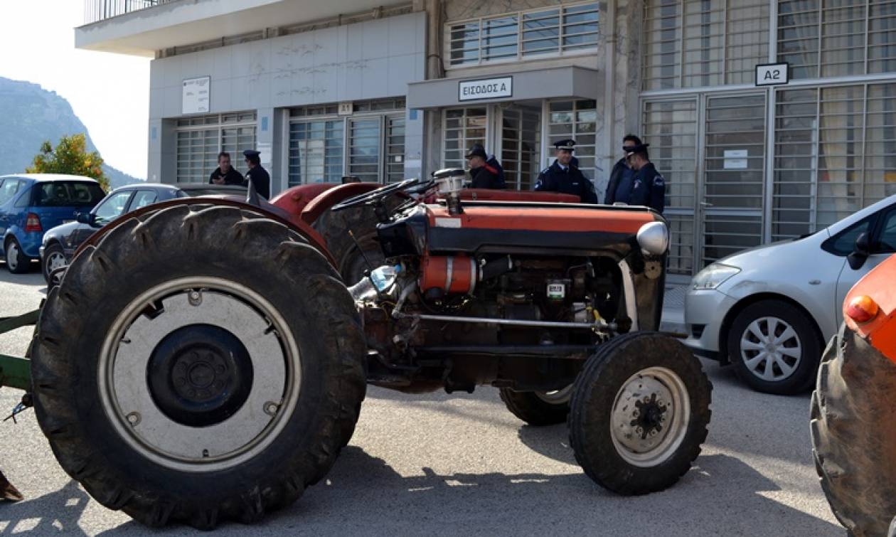 Άλυτα τα προβλήματα του αγροτικού κόσμου - Οργή κατά της κυβέρνησης (vid)