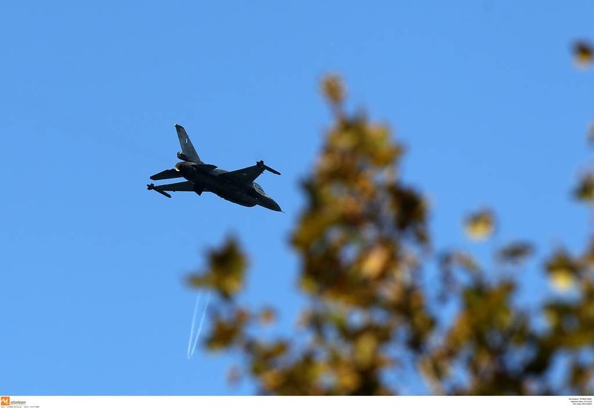 Ανατριχίλα: Το F-16 «ΖΕΥΣ» της Πολεμικής Αεροπορίας «σκίζει» τους αιθέρες (pics)