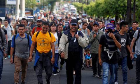 Νέο «καραβάνι» μεταναστών από το Ελ Σαλβαδόρ κατευθύνεται προς τις ΗΠΑ