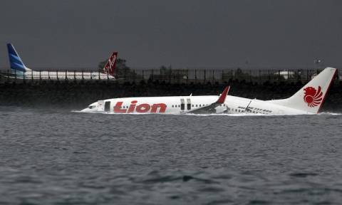 Ινδονησία: Συνετρίβη στη θάλασσα αεροσκάφος με 189 επιβαίνοντες (pics+vids)