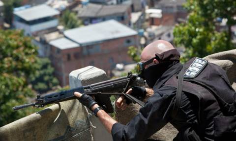 «Ξεφεύγει» η κατάσταση στη Βραζιλία: Θα αναπτύξουν ελεύθερους σκοπευτές για να πυροβολούν υπόπτους