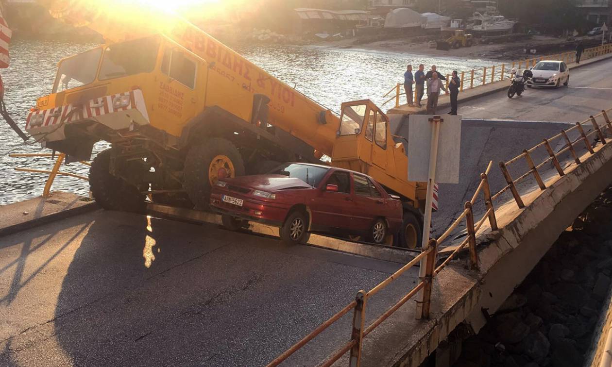 Εικόνες που «παγώνουν» το αίμα στην Καβάλα: Κατέρρευσε κεντρική γέφυρα μέσα στην πόλη (pics)