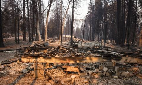 Καλιφόρνια: Θυελλώδεις άνεμοι «τρέφουν» τη φονική πυρκαγιά - Εκατοντάδες αγνοούμενοι (pics+vids)