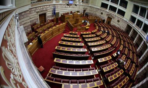 LIVE - Βουλή: Άνοιξε η αυλαία για την Αναθεώρηση του Συντάγματος