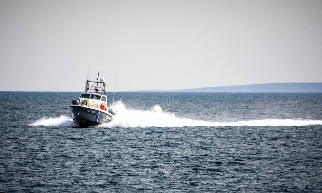 Στο λιμάνι του Γυθείου ρυμουλκήθηκε το φορτηγό πλοίο που είχε πιάσει φωτιά