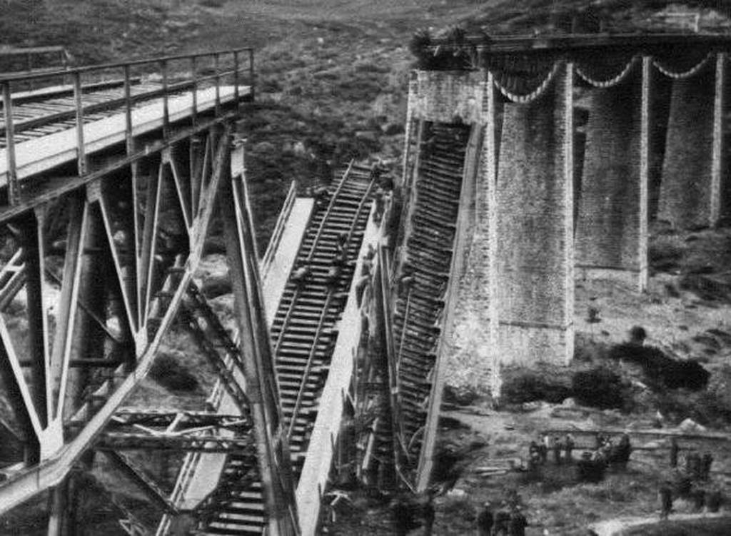 Σαν σήμερα το 1942 ανατινάζεται από την Αντίσταση η γέφυρα στο Γοργοπόταμο (pics)