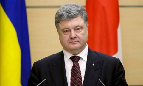 Ουκρανία: Ο πρόεδρος Ποροσένκο ζητεί από το κοινοβούλιο της χώρας να κηρύξει στρατιωτικό νόμο