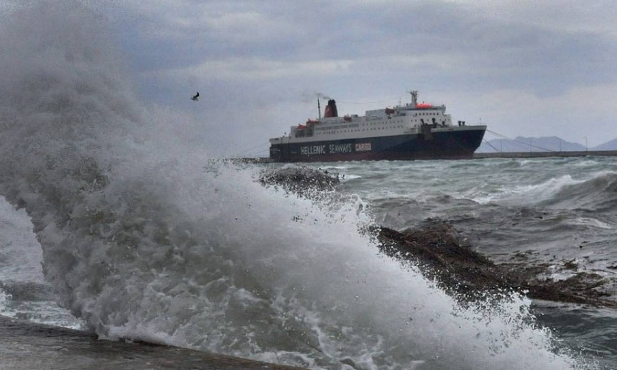 Κακοκαιρία: Με προβλήματα οι ακτοπλοϊκές συγκοινωνίες - Οι άνεμοι φτάνουν τα 10 μποφόρ