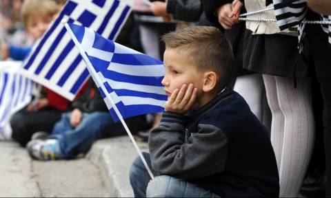 «Σβήνει» η Ελλάδα: Μειώνονται οι γεννήσεις – Γερνάει ο πληθυσμός
