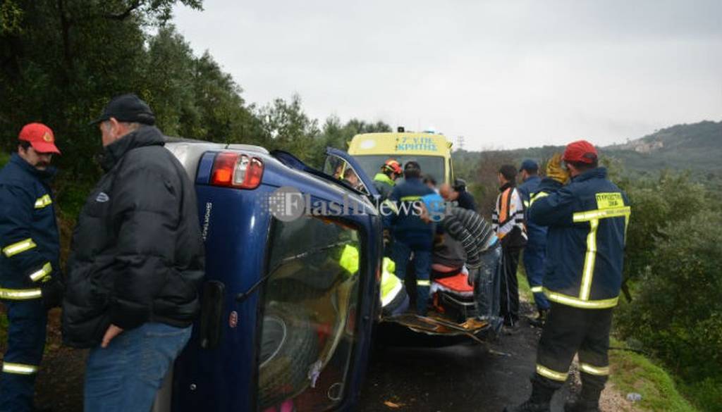 Χανιά: Ανατροπή αυτοκινήτου - Άγιο είχε ο οδηγός (pics)