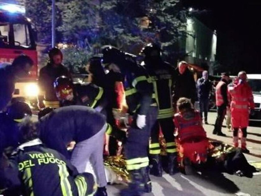 EKTAKTO: Τραγωδία στην Ανκόνα: Εκατοντάδες ποδοπατήθηκαν σε κλαμπ – Τουλάχιστον έξι νεκροί