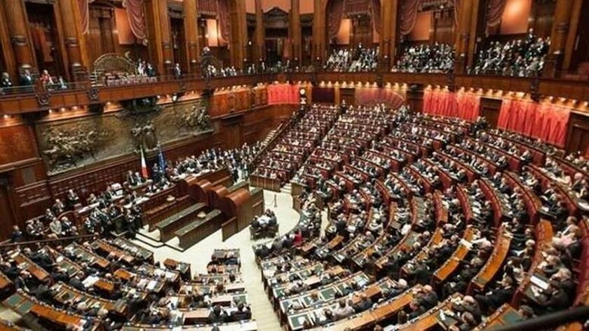 Σαλός με «ροζ» σκάνδαλο στην Ιταλία - Βουλευτές έκαναν σεξ στην τουαλέτα της Βουλής 