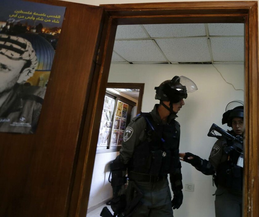 Ραγδαίες εξελίξεις: Επιδρομή του ισραηλινού στρατού στο παλαιστινιακό πρακτορείο ειδήσεων (Pics+Vid)