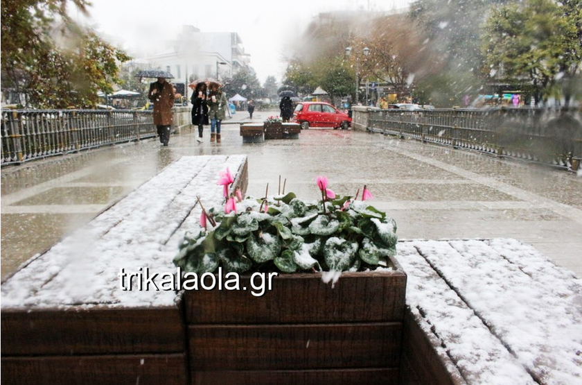 Κακοκαιρία: Στο έλεος του χιονιά η Ελλάδα - Που χρειάζονται αλυσίδες (pics&vid)