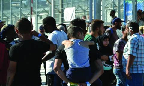 Εύβοια: 250 μετανάστες μεταφέρθηκαν στην Αγ. Άννα - Διαμαρτύρονται οι κάτοικοι