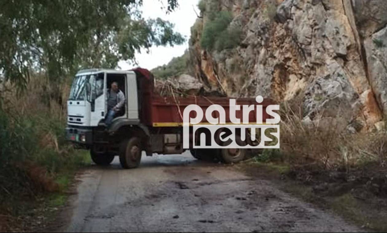 Καιρός: Κατολίσθηση στα Λουτρά του Καϊάφα – Ογκόλιθοι απέκλεισαν τον δρόμο (pics)