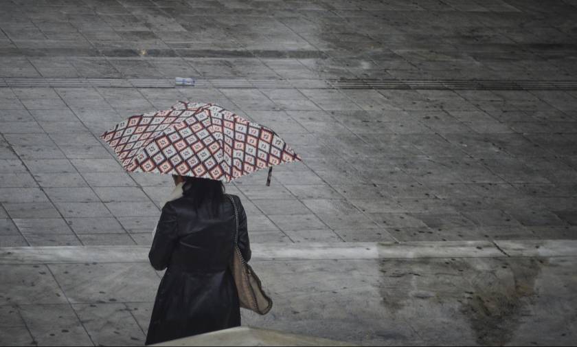 Καιρός: Βροχές και σποραδικές καταιγίδες - Πού θα χρειαστείτε ομπρέλα
