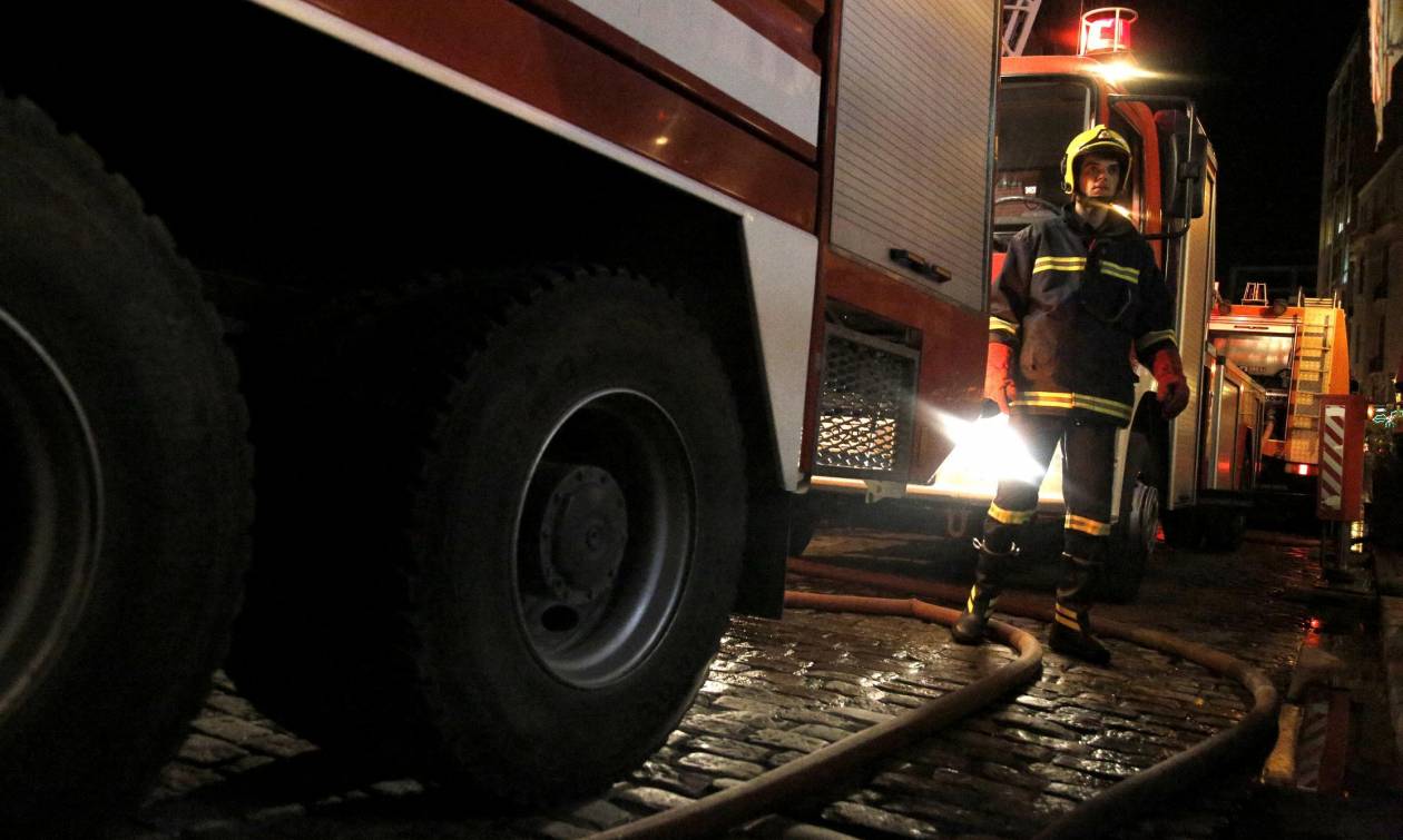 Γαστούνη: Παρανάλωμα πυρός γνωστό καφενείο στο κέντρο της πόλης (pics)