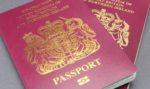 Brexit: Αυξήθηκε κατά 22% ο αριθμός των Βρετανών που υπέβαλαν αιτήσεις για ιρλανδικό διαβατήριο