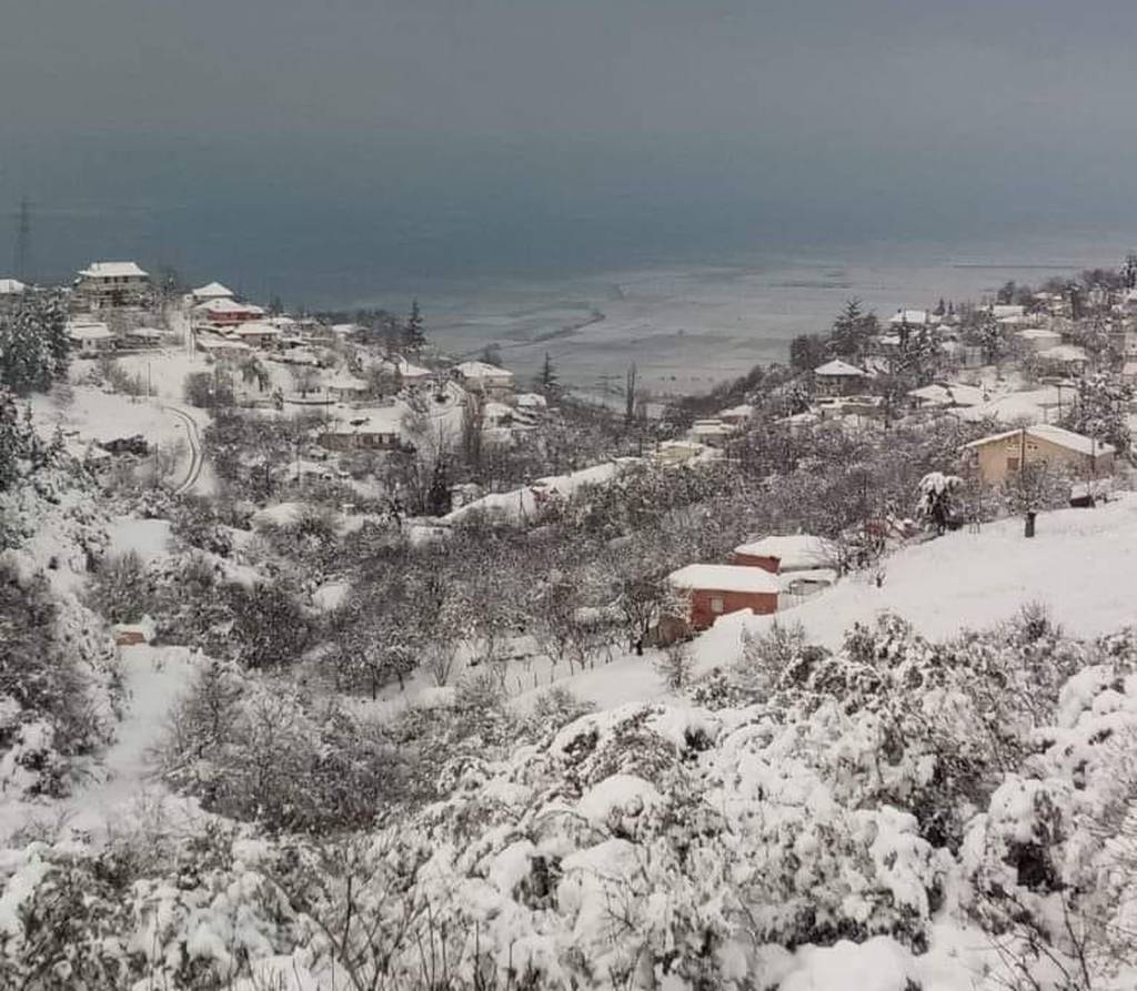 Καιρός: Εκπληκτικές εικόνες από τον χιονισμένο Δομοκό (pics)