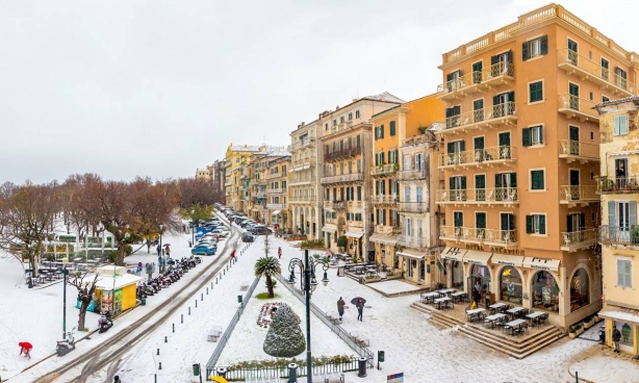 Στα λευκά η Κέρκυρα μετά από 13 χρόνια! (photos)