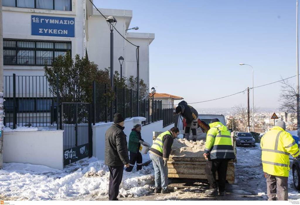 ΕΚΤΑΚΤΟ – Καιρός: Κλείνουν τα σχολεία στη Θεσσαλονίκη λόγω του χιονιά