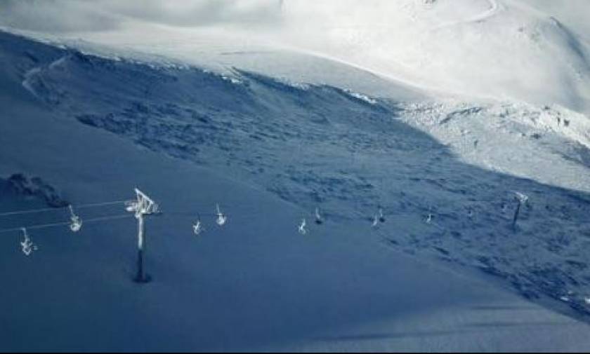 Xιονοστιβάδα - γίγας «εξαφάνισε» το χιονοδρομικό κέντρο Καλαβρύτων (pics)