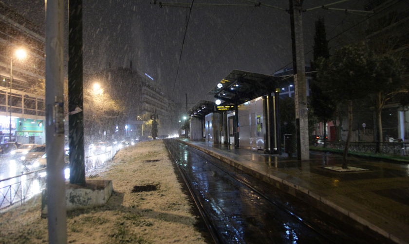 Καιρός Αθήνα: Ποιοι δρόμοι είναι κλειστοί στην Αττική λόγω χιονιά – Πού παρατηρούνται προβλήματα