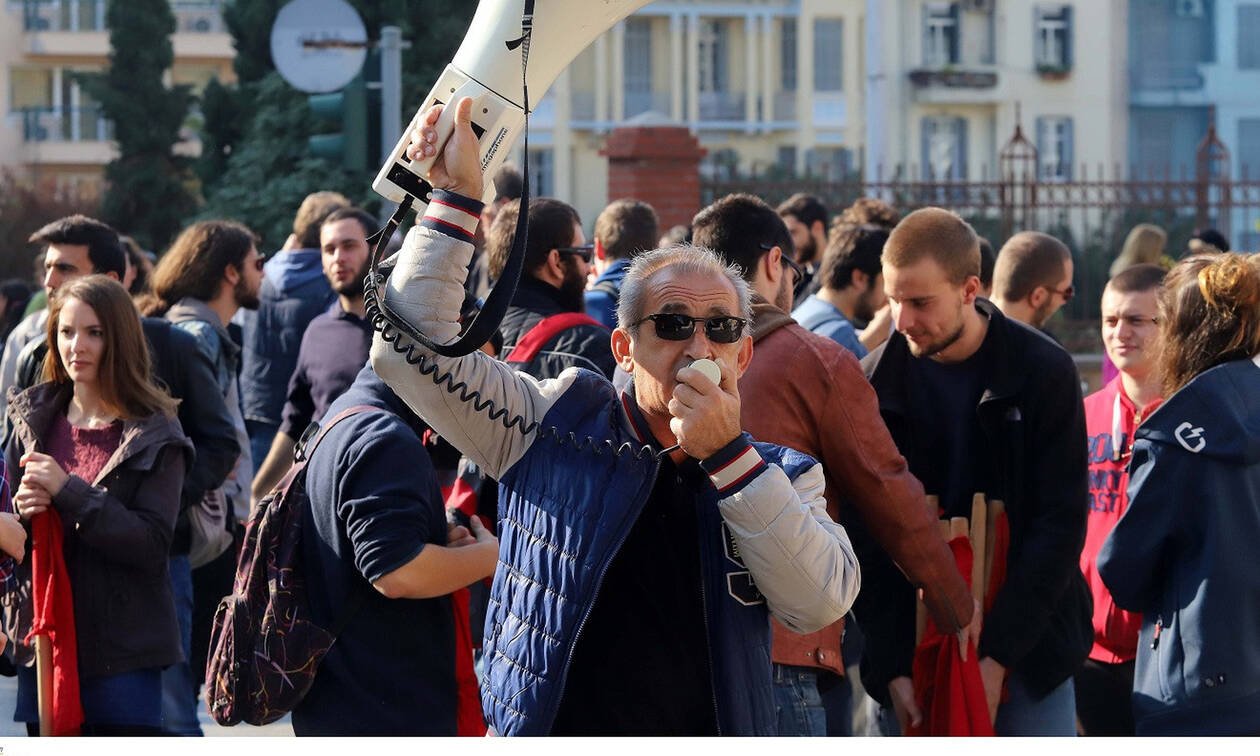 Σε νέα 24ωρη απεργία οι δάσκαλοι