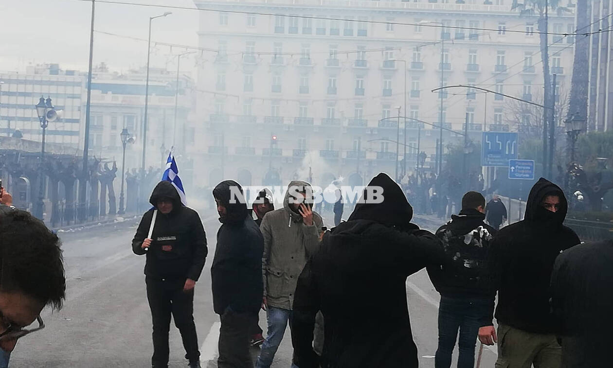 Συλλαλητήριο για Μακεδονία: Εικόνες - ΣΟΚ από τα επεισόδια στο Σύνταγμα