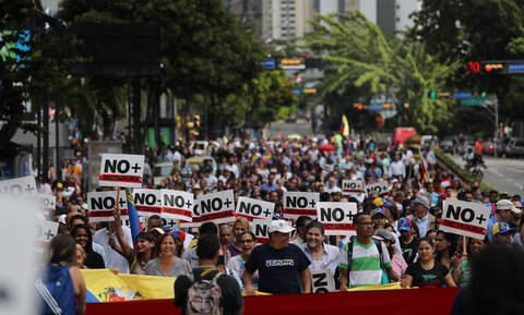Βενεζουέλα ώρα μηδέν: Τρεις συλλήψεις από το καθεστώς Μαδούρο - Στα Εμιράτα ο χρυσός της χώρας