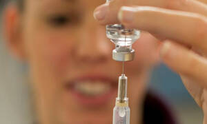 Γρίπη: Άμεση εισαγωγή 50.000 αντιγριπικών εμβολίων από τον ΕΟΦ