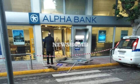 Θρασύτατη ληστεία στα Μέγαρα: Φόρτωσαν ATM σε αυτοκίνητο και εξαφανίστηκαν (pics)