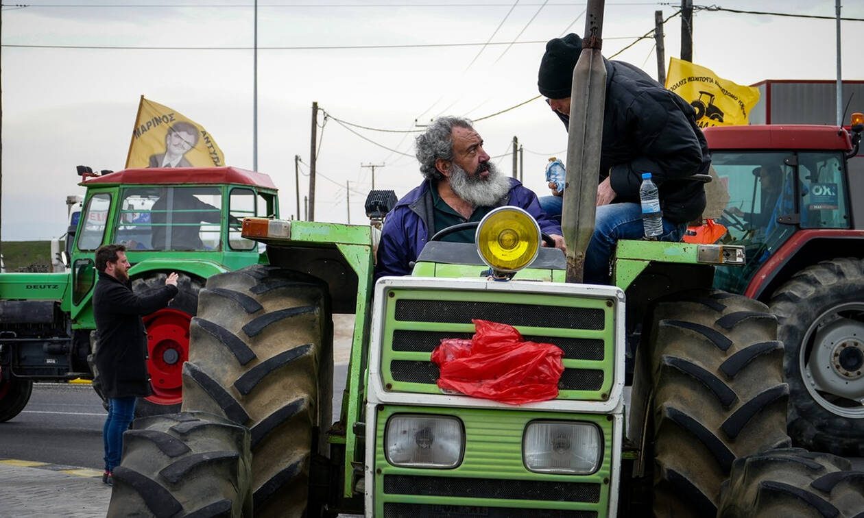 Αγρότες της Αιγιάλειας απέκλεισαν το ρεύμα κυκλοφορίας προς Αθήνα στην Αθηνών - Πατρών