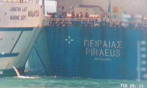 Ελληνικό φορτηγό πλοίο συγκρούστηκε με σκάφος στη Σιγκαπούρη
