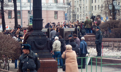 "Левада-Центр": большинство россиян  согласны лишь на "тихие" протесты"