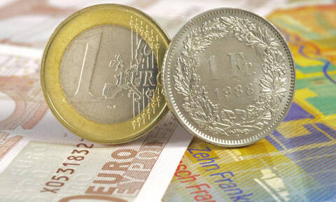 Στον «αέρα» 70.000 δανειολήπτες ελβετικού φράγκου - Μένουν εκτός ρύθμισης χρεών 