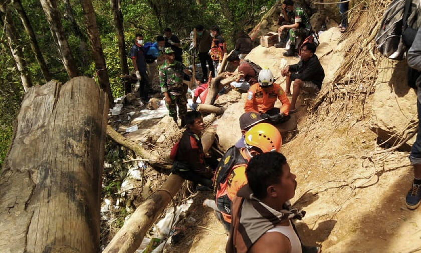 Τραγωδία στην Ινδονησία: Έξι νεκροί και δεκάδες αγνοούμενοι από κατάρρευση σε χρυσωρυχείο