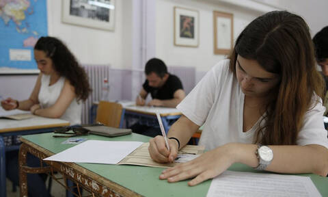 Ρεπορτάζ Newsbomb.gr για τις αλλαγές στις Πανελλήνιες: Οι ανακρίβειες και οι μαθητές τριών ταχυτήτων