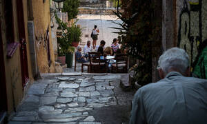 Αναφιώτικα: Η πιο παλιά και γραφική συνοικία της Αθήνας εκπέμπει SOS (pics+vid)