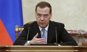 Медведев поручил главам регионов скорее организовать работу по выполнению нацпроектов
