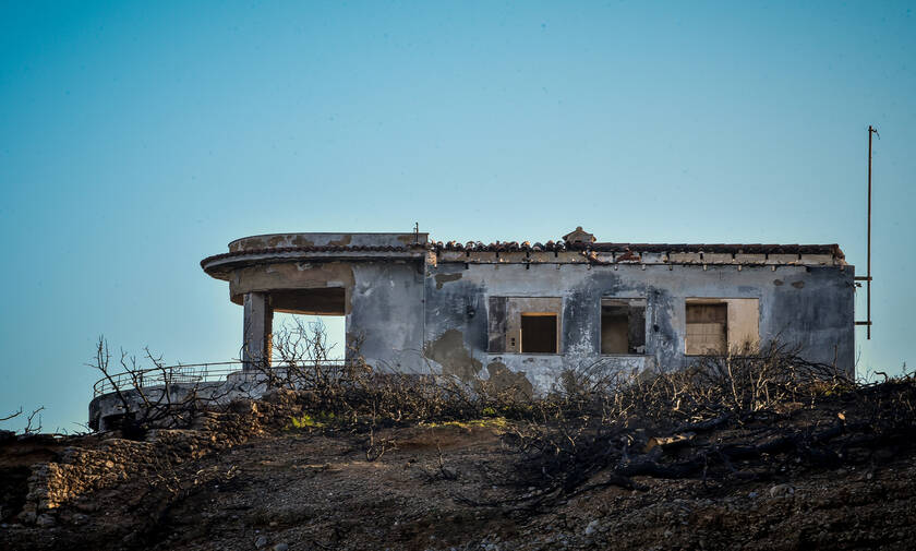 Μάτι - Αμίαντος: Οκτώ μήνες μετά ο «ύπουλος θάνατος» κρύβεται στα σπίτια των πυρόπληκτων