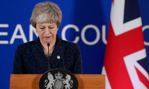 Βρετανία: Στα δύο η κυβέρνηση Μέι - Έκτακτο υπουργικό συμβούλιο για το Brexit