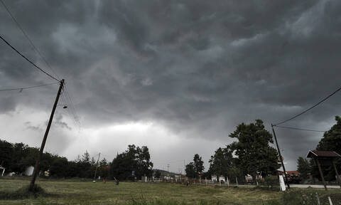 Καιρός: «Τέλος» η Άνοιξη - Από σήμερα καταιγίδες, πολλά μποφόρ και πτώση της θερμοκρασίας (pics)