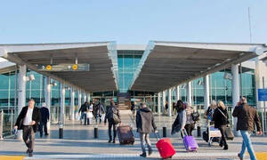 На Кипре  после анонимного звонка о подозрительном предмете из самолета эвакуированы пассажиры