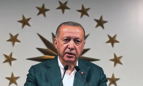 Ο Ερντογάν αμφισβητεί την ήττα στην Κωνσταντινούπολη: Νέα «βουτιά» για την τουρκική λίρα