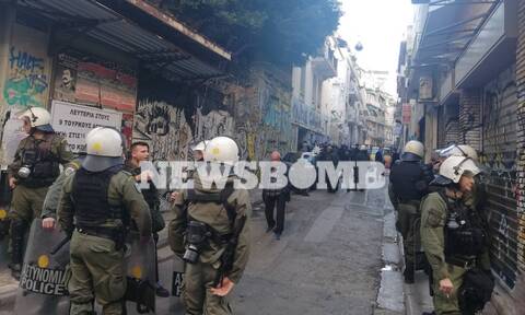 Εξάρχεια: Εικόνες και μαρτυρίες στο Newsbomb.gr από τη μεγάλη αστυνομική επιχείρηση