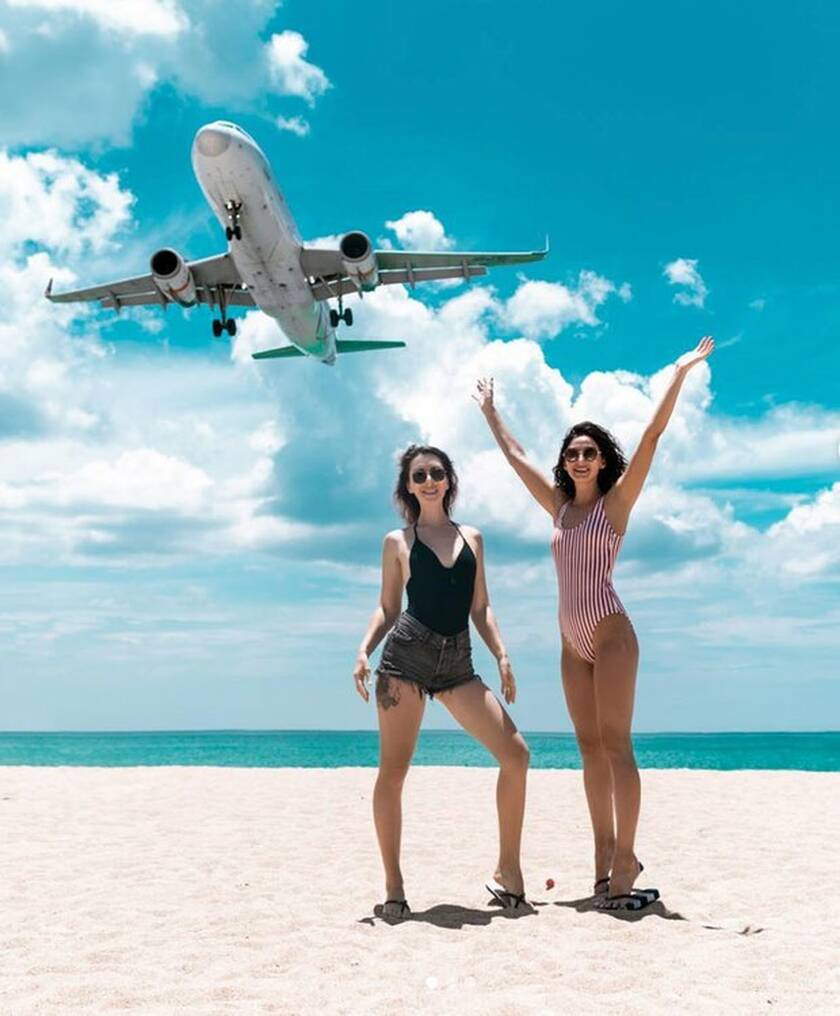 Самолет над головой. Пляж с самолетами. Фотосессия с самолетом на пляже. Пхукет самолет над пляжем. Тайланд самолет над пляжем.