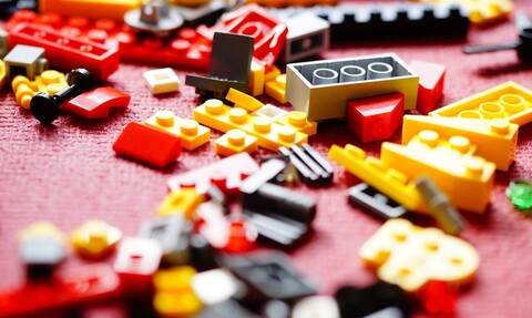 Κάτι παραπάνω από ένα απλό χόμπι: Διάσημα έργα παίρνουν μορφή με τουβλάκια Lego!